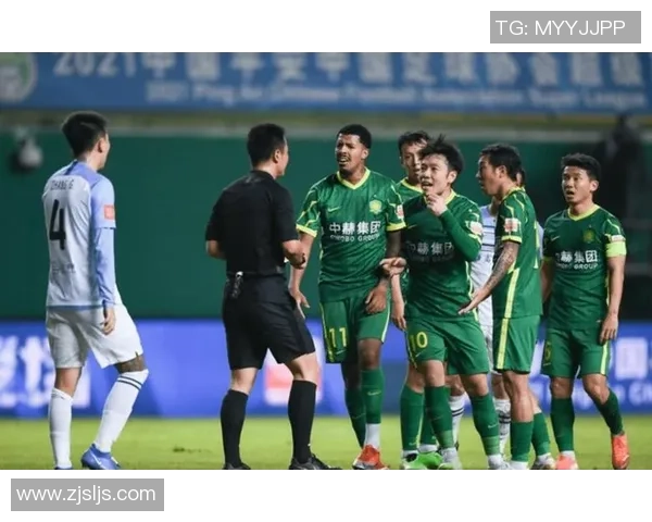 上海足球队以50分领跑冠军赛积分榜展现强劲实力